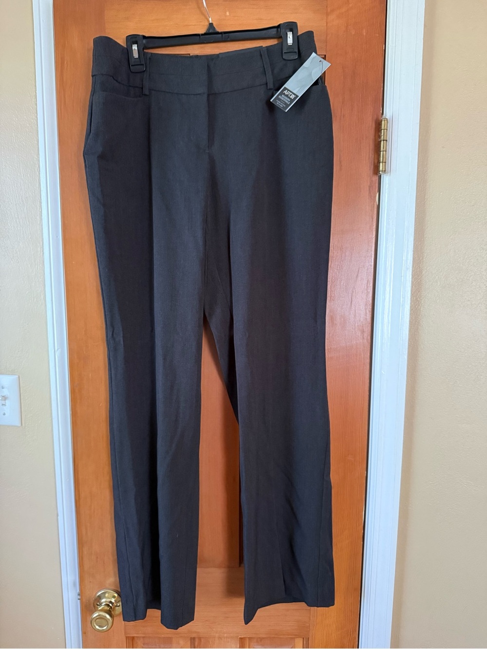 NWT Apt 9 Curvy Mid Rise Pants